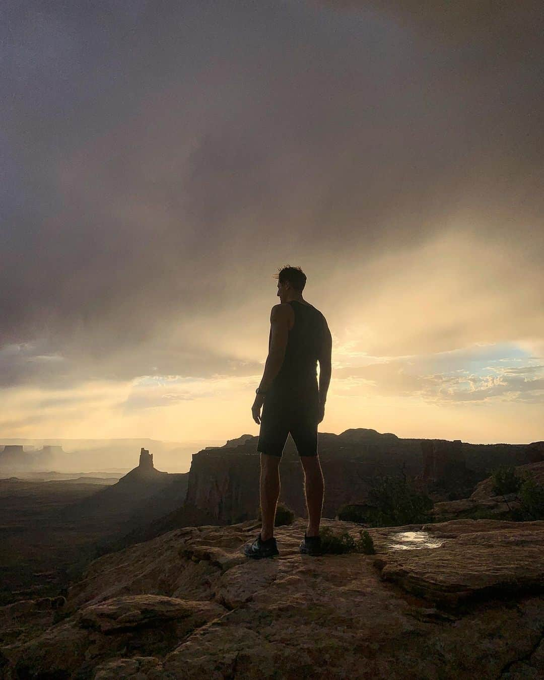 サッシャ・ロイズのインスタグラム：「After the rain #Utah」