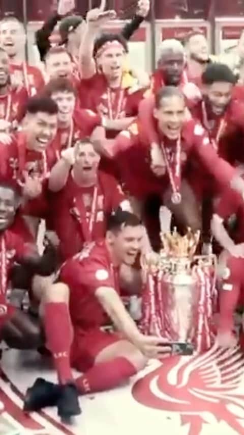 ジョー・ゴメスのインスタグラム：「Thankful to be a part of such a special club & team. LFC❤️  @shadzgram - Crazy 🔈」