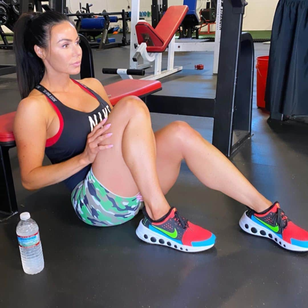 Kendra Lustさんのインスタグラム写真 - (Kendra LustInstagram)「#TuesdayVibes #motivation #gymlife #girlswholift #sexy」7月29日 5時45分 - kendralust