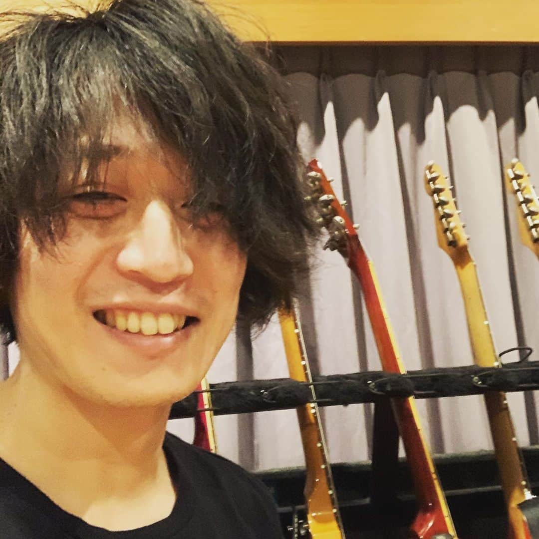 白井眞輝さんのインスタグラム写真 白井眞輝instagram 久しぶりにgigsコラムの写真をあげてみる こないだのスタジオ配信ライブについて書きました Gigs ギグス アレキ アレキサンドロス ドロス Alexandros ウーハイ先生 7月29日 15時30分