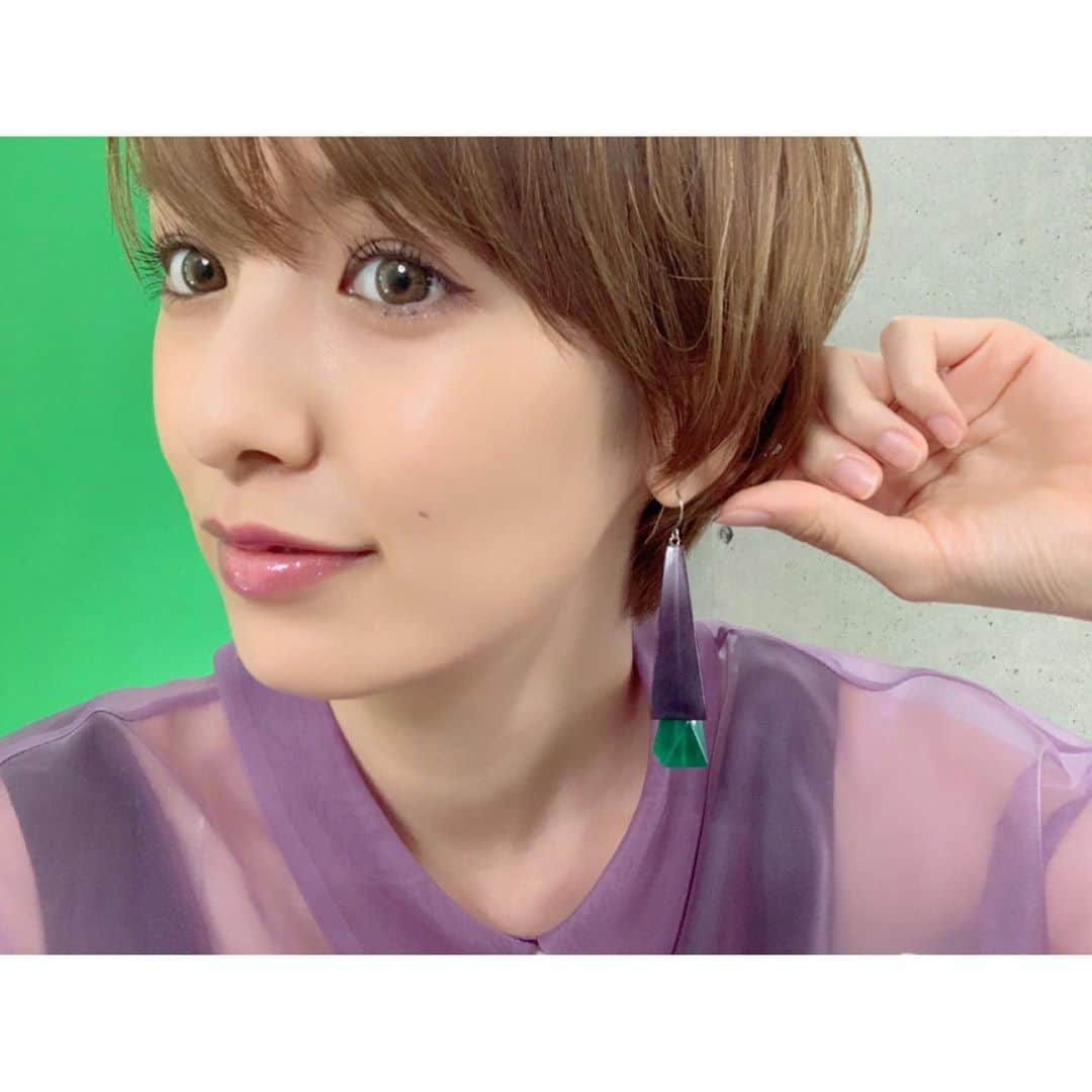 南明奈さんのインスタグラム写真 - (南明奈Instagram)「前回の《さんま御殿》の時につけていたカラコンも質問多かったですね✨ あたしも1番お気に入りのカラコンで、フレッシュルックのピュアヘーゼルってカラーです☺️ これは配信とかでも『どこの⁈』って聞かれる率高い✨ ストーリーにサイトURL貼っておくね👍🏻✨ #カラコン　#makeup」7月29日 15時53分 - akinaminami