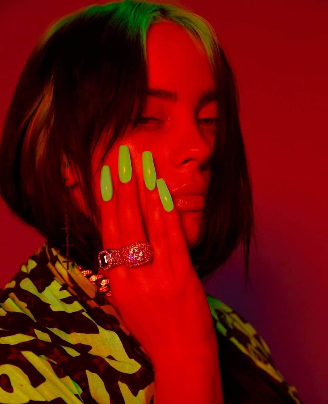 のインスタグラム：「Billie Eilish、新曲「my future」を今週リリース発表! 新曲は7月30日(木)にリリース予定。期間限定キャンペーンもスタート。⁠ ⁠ 続きはlink in bio」