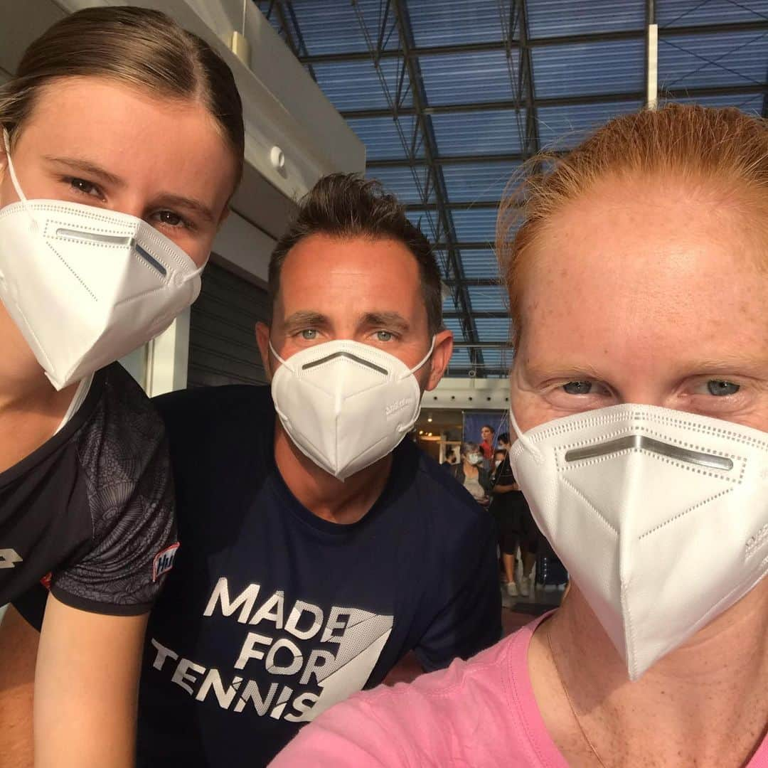 アリソン・バン・アイトバンクさんのインスタグラム写真 - (アリソン・バン・アイトバンクInstagram)「First tournament again! 🎾 Safe travels everyone! @filatennis @snauwaert1928 @wcupnutrition  @fordabautomotive @signumpro @tenniscomfort」7月29日 16時16分 - alison_van_uytvanck