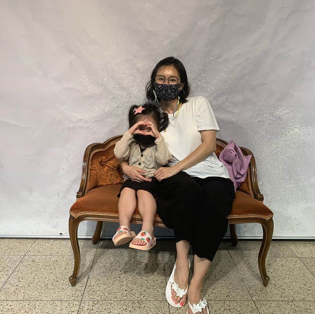 チェ・ジョンユンのインスタグラム：「#8월의크리스마스촬영지 딸덕분에 여길 와보다니..#초원사진관」