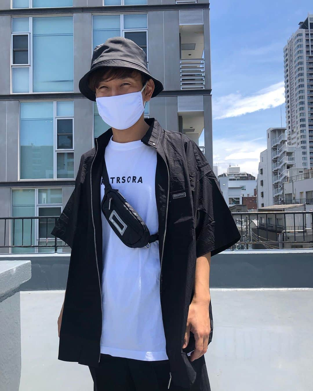 空道太朗さんのインスタグラム写真 - (空道太朗Instagram)「. 友達の服屋さんで 　 オシャレさせてもらって 　 モデルみたいな事してもらいました！ 　 　 ドルチェ&ガッバーナ より 子持ち&しっしゃーも が好きな僕ですが、 マルニより 角煮 が好きな僕ですが、 バレンシアガより ポインセチアが 好きな僕ですが、 クリスチャンディオールより かわい子ちゃんとドトール の方が好きな僕ですが、  オシャレに仕上げてもらいました！ #黒コーデ」7月29日 16時44分 - rafujigensora