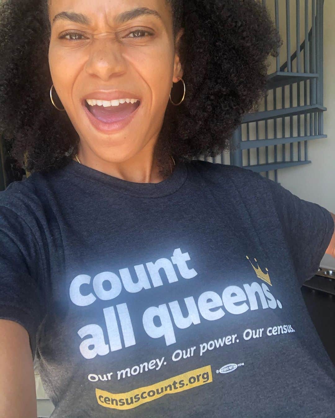 Kelly McCrearyさんのインスタグラム写真 - (Kelly McCrearyInstagram)「YES!! Count every last queen, king, and non-binary royalty!!! The census has never been more important than it is this year. As our communities are ravaged by the impact of COVID-19 and a host of policies that leave us at a social, economic and political disadvantage, the census is a critical opportunity to get the resources we need to level the playing field. • • Real talk... I know some of us have concerns about our privacy or safety being put at risk by completing the census, so I want to address that briefly: federal law ensures that your information can ONLY be used to produce statistics and cannot be shared with any law enforcement or immigration agencies. And a few minutes of your time can have enormous transformative power.  • • Bottom line: The census builds America so the census should look like America. • • Responding to the census means your race, identity, ethnicity + household are reflected in the story of our country. • • Make the census #TrueForYou, your family + your community by visiting ‪2020census.gov‬.  #OurPowerOurCensus」7月29日 8時06分 - seekellymccreary