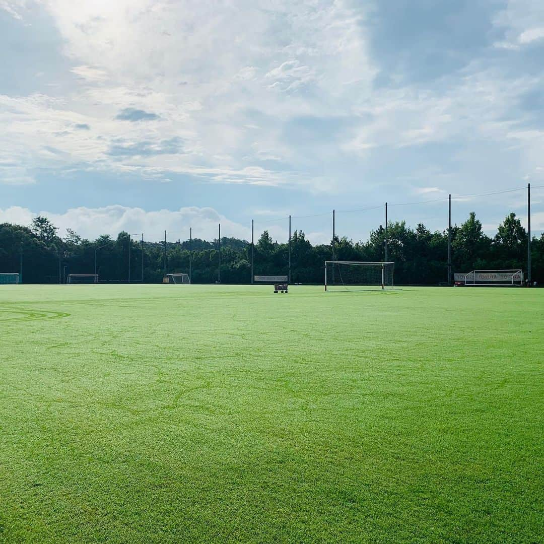 名古屋グランパスさんのインスタグラム写真 - (名古屋グランパスInstagram)「‪2020.7.28 Toyota Sports Center  ‪現在のクラブハウスの気温は26℃、愛知県の日中も33℃まで上がるそうです。‬  ‪みんなで気をつけて過ごしましょう🤜🤛‬  ‪#grampus‬」7月29日 7時59分 - nagoyagrampus