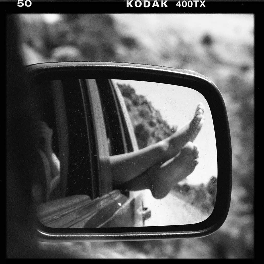 デビッドヤーマンのインスタグラム：「Revel in the freedom of the open road—even if it’s just taking a drive around your neighborhood with your family. #DavidYurman #DYRoadTrip」
