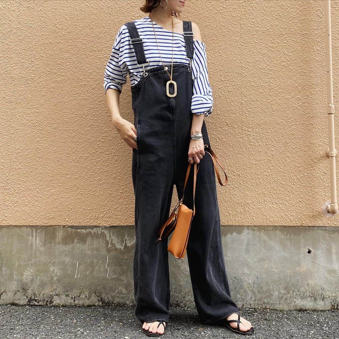 美生のインスタグラム：「#outfit﻿ ﻿ サロペにボーダーもすき♡﻿ ﻿ 昨日はサロペの新色が入荷したので﻿ 早速お持ち帰りしました♡﻿ ﻿ お買い物してくださった皆様﻿ 発送まで今しばらくお待ちくださいね🙏🏻✨﻿ ﻿ ﻿ ﻿」
