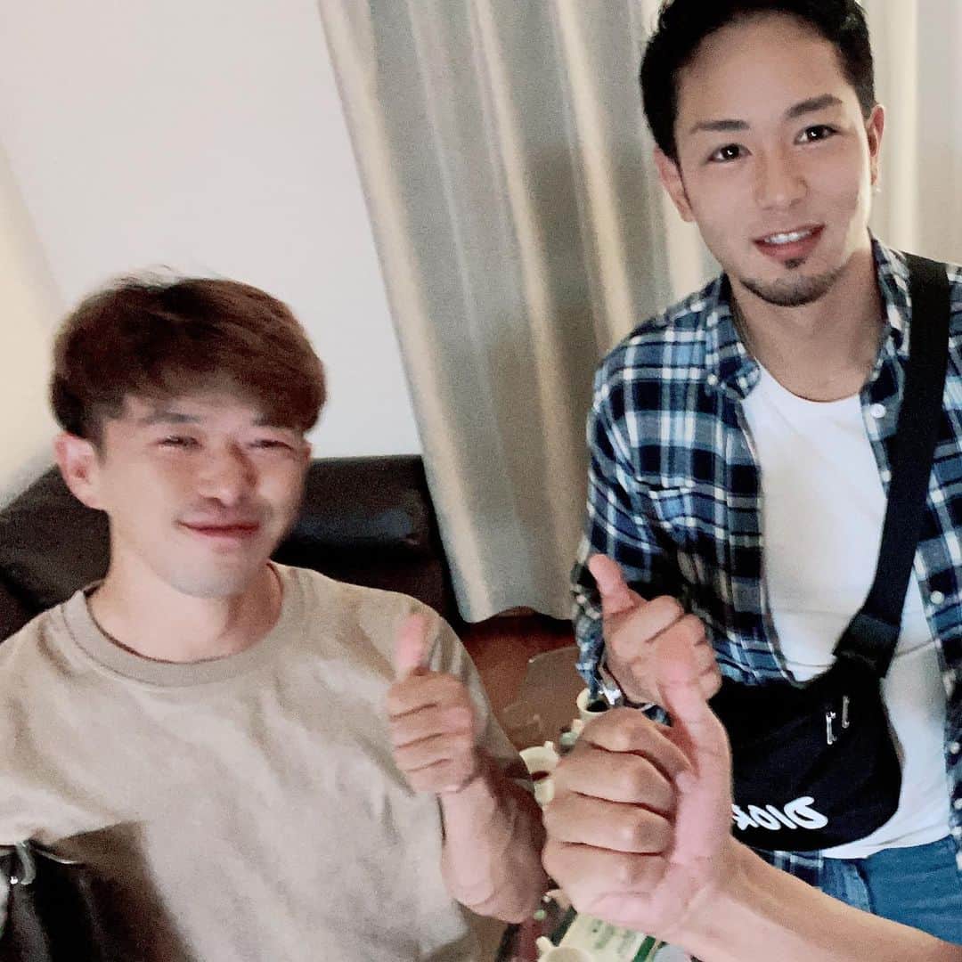楽しんごさんのインスタグラム写真 - (楽しんごInstagram)「夜中も沢山のお客様💖💖💖 久しぶりの純平君心からありがとう #山田純平#楽しんご#志田雅彦#楽しんご」7月29日 9時22分 - tanoshingo.official