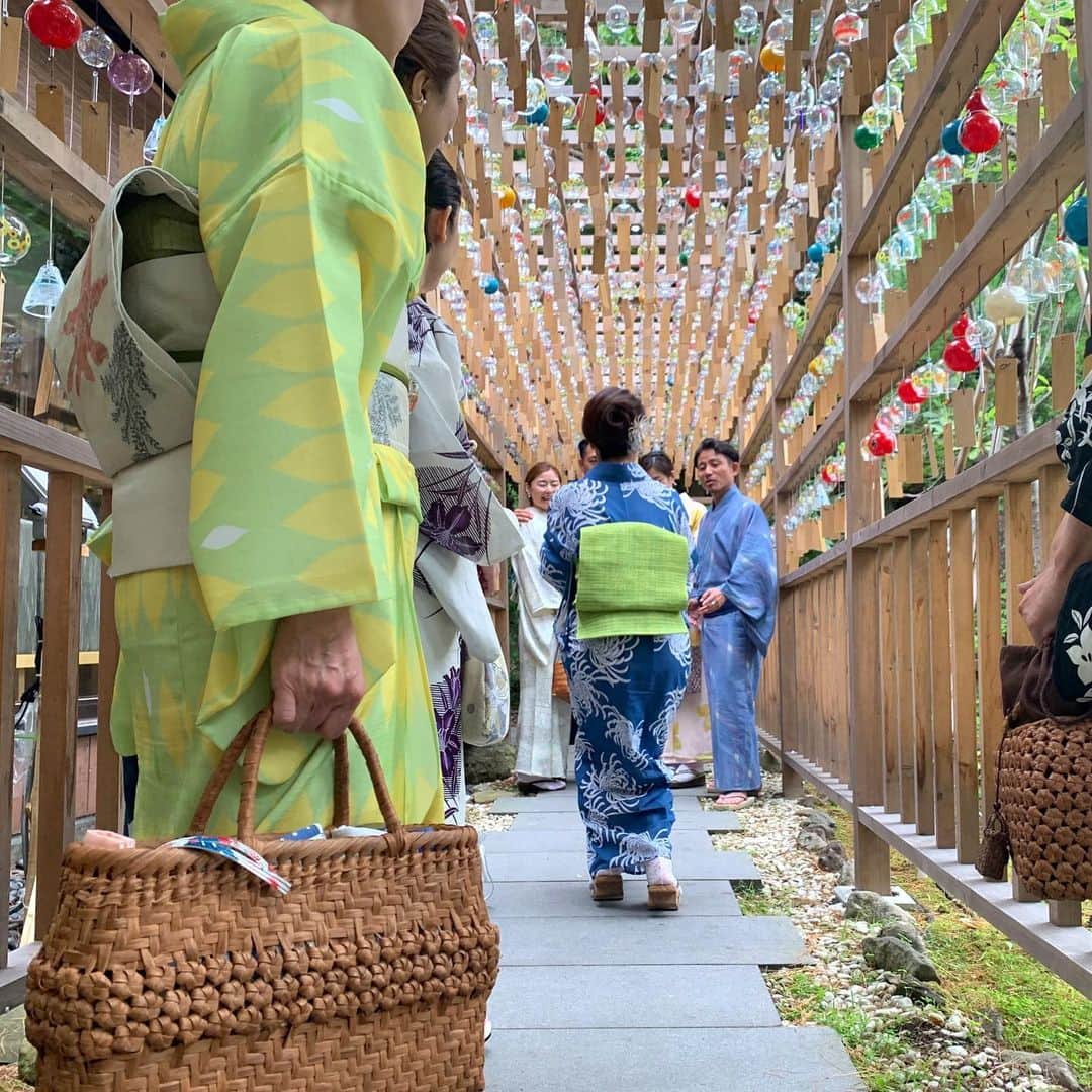 Sayaka.Mさんのインスタグラム写真 - (Sayaka.MInstagram)「. #japanesefood #kimono 👘💖 . . 先日の#流し素麺 の様子 長編はYouTubeにて (📺sayaka hokkaido channel) . 花火やお祭りもなく、なかなか着物を着る機会も少なくなっていますが、みんなと久々に会えて楽しい時を過ごせましたー💓 . 毎年来ていますが今年も @elm_garden 良かった✨ . ご馳走さまでした . エルムガーデン 011-551-0707 北海道札幌市中央区南十三条西23-5-10  https://tabelog.com/hokkaido/A0101/A010104/1000626/ . =============== 私の食べ歩きの記録は Gourmet food information 제 외식기록 ↓↓↓ #sayaka動画 =============== . =============== 私のお着物の記録は My kimono records. 제 기모노의 기록 ↓↓↓ #sayaka着物 =============== . #札幌グルメ #札幌ランチ #札幌グルメ情報 #札幌グルメ部 #札幌インスタ映え #北海道グルメ #北海道観光 #elmgarden #japanesegirl #japaneseculture #japanesesweets #sapporo #hokkaido #hokkaidosgram #札幌ママ #着物コーディネート #着物ヘア #着物女子 #着物好きな人と繋がりたい #風鈴 #ランチ巡り #札幌食べ歩き #札幌グルメ女子 #北海道好きな人と繋がりたい #札幌好きな人と繋がりたい」7月29日 9時44分 - insta.sayaka