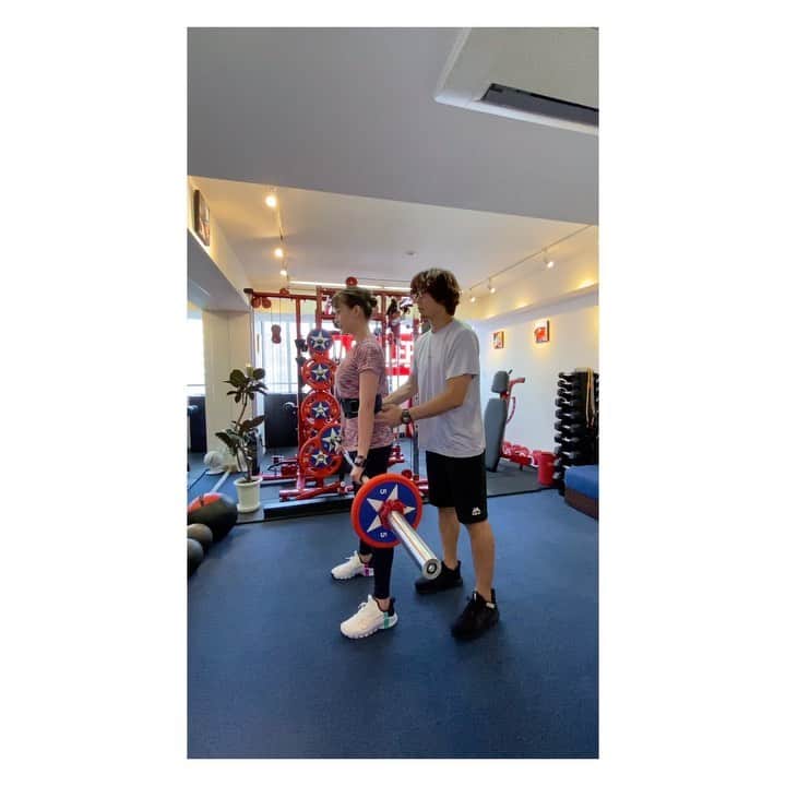 中村果生莉のインスタグラム：「🤭 . . トレーニング始めてから多分、唯一褒められたやつ！😂笑  @asklepios_studio  . . #パーソナルトレーニング #パーソナル #ジム #gym #肉体改造 #ダイエット #diet #training #下半身 #下半身トレーニング」
