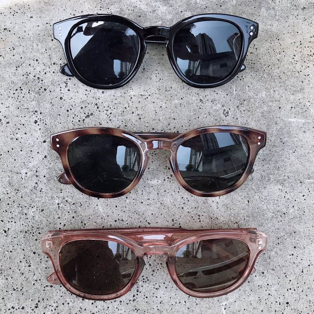 Me%さんのインスタグラム写真 - (Me%Instagram)「summer sunglasses ————— セルフレームサングラス(item892725) ニュアンスフレームラウンドサングラス(item892720) ベーシックな型でデイリーに使いやすいデザイン。 ————— #mepercent #sunglasses #summer #clear #color #catframe #サングラス #夏」7月29日 10時44分 - me_percent