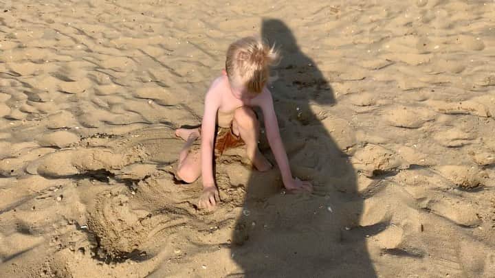 のインスタグラム：「Moody sand angel」