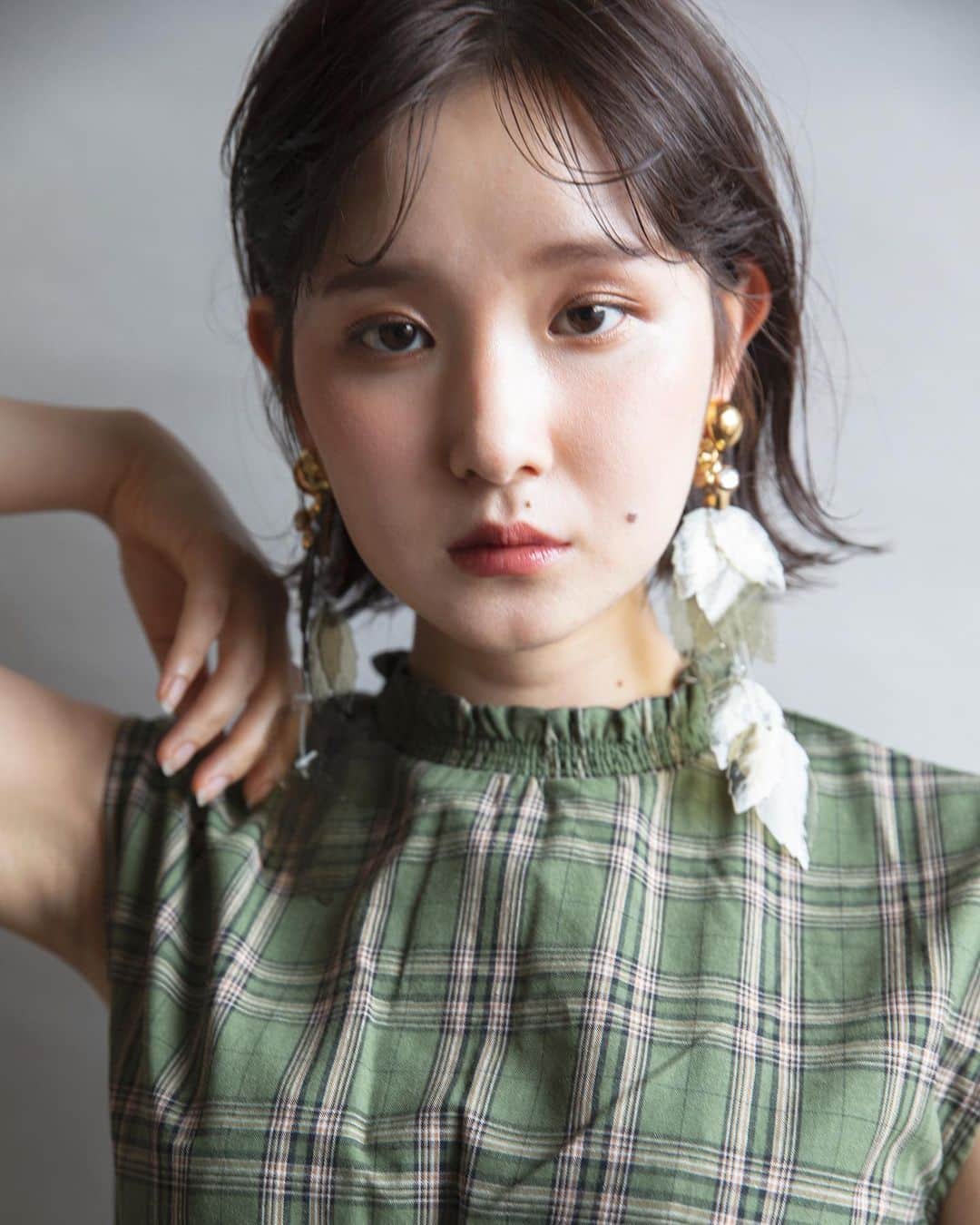 のインスタグラム：「昨日は撮影練習会でした。 hairmake @saori_naka_ochi_da  衣装もヘアもメイクもすごくバランスが大事ですよね👌🏻」