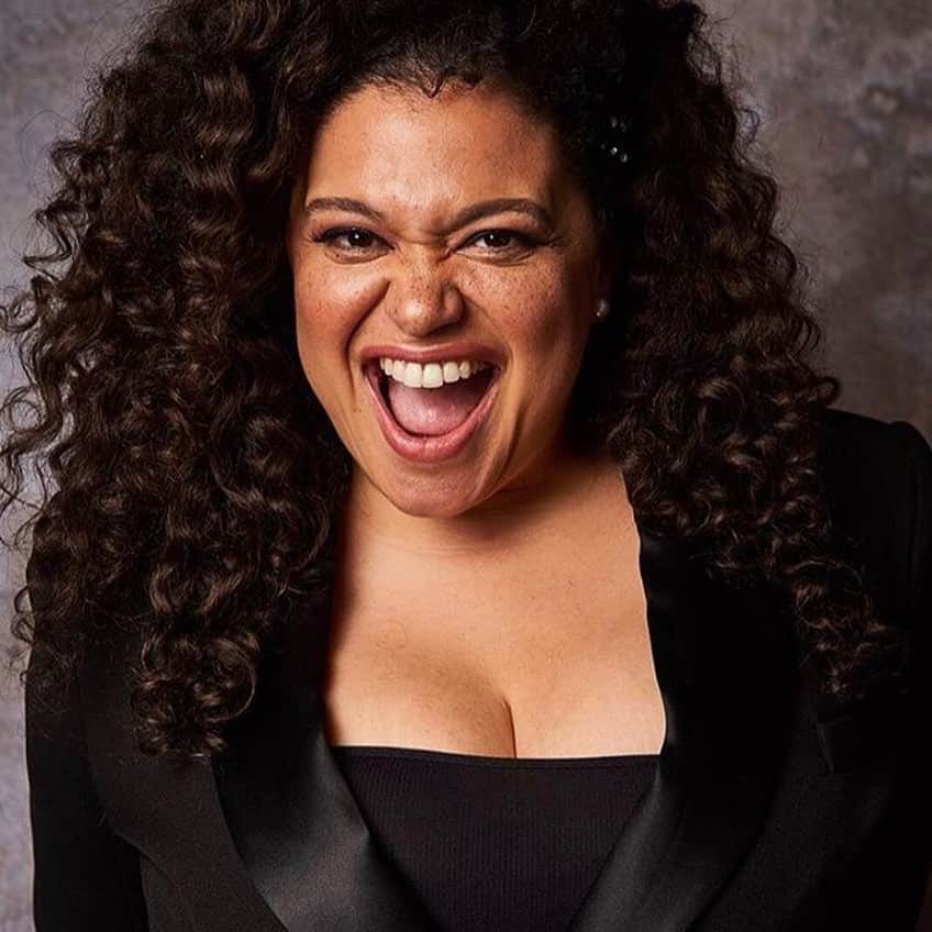 リンジー・クラフトのインスタグラム：「💫 @michellebuteau thurs 5pm EST #ifeellikewecouldbefriends with new potential friend, the extraordinary, hilarious and beautiful  goddess @michellebuteau so..i guess it’s possible to glow from within💫here’s proof ⬆️」