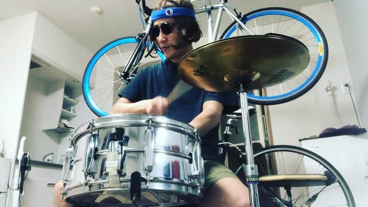 おたこぷーのインスタグラム：「ドラム漫談スイマセンBEAT② #ドラム #気分 #男 #おたこ #東京 #あります」