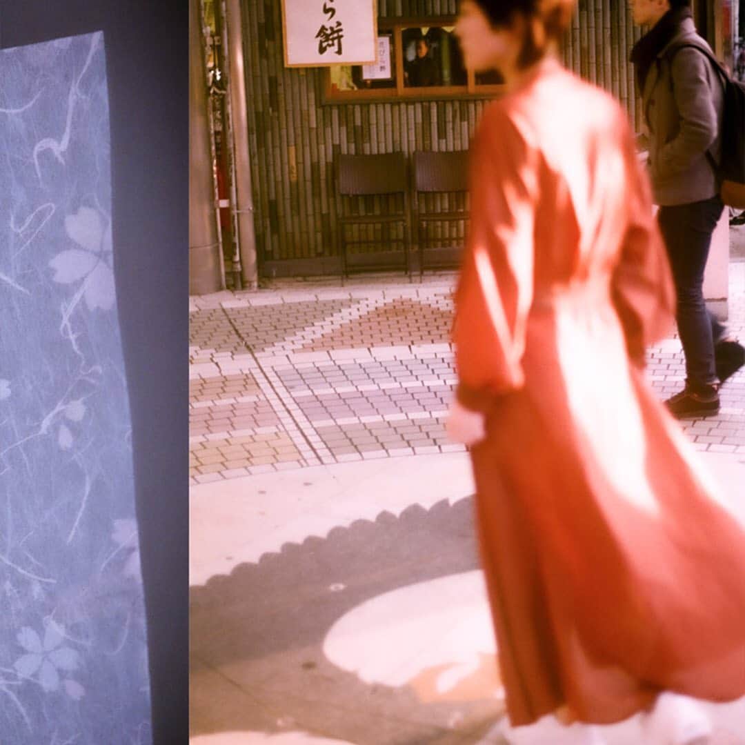 ARKnetsさんのインスタグラム写真 - (ARKnetsInstagram)「《 Mame Kurogouchi 》﻿ ﻿ 20 FALL CAMPAIGN﻿ ﻿ デザイナーの黒河内真衣子氏が2010年に設立した《 Mame Kurogouchi(マメ) 》。毎シーズン注目のオリジナルファブリックは、デザイナー自ら日本各地の産地へ足を運び、シーズンテーマにフィットしたクリエイションへとアップデート。伝統的な技法で、独自カッティングや繊細な刺繍、レースにより引き出す女性らしいアイテムは、自らの意識をより高度な位置へと昇華させるために纏う、 たおやかで力強い「現代社会における戦闘服」ともいうべき新たなコレクションへと昇華されます。﻿ ﻿ 【 取り扱い店舗 】﻿ @ann_de_ark﻿ ﻿ ■商品や通信販売に関しまして、ご不明な点がございましたらお気軽にお問い合わせください。﻿ -----------------------------------﻿ 【お問い合わせ】﻿ ARKnetsコールセンター﻿ TEL：028-634-1212 ( 営業時間 12:00～19:00 )﻿ ※店舗へ繋がりにくい場合には、こちらまでお問合せ下さい。﻿ -------------------------------------﻿ #mamekurogouchi #マメ #arknets #anndeark #栃木 #宇都宮 #群馬 #高崎 #埼玉 #越谷 #セレクトショップ #ファッション #styling #スタイリング #スタイル #fashion #20aw #coodinate #コーディネイト #2020aw」7月29日 11時39分 - arknets_official