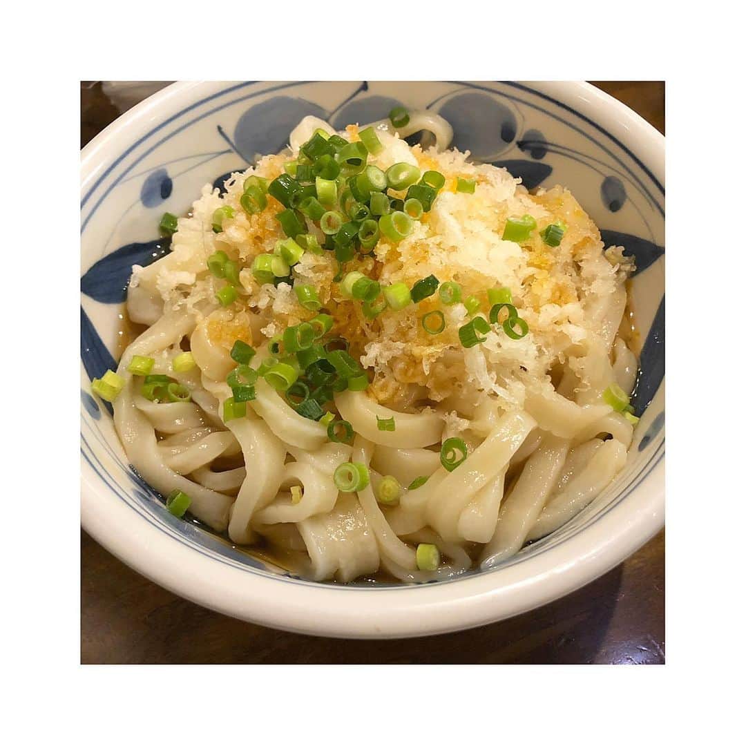 小泉梓さんのインスタグラム写真 - (小泉梓Instagram)「うどんっといったらココだよね。  久々のやしま美味しかったー。  満足、満足。  #やしま　#渋谷　#うどん　#しぶやめんきやしま」7月29日 11時45分 - azusan111
