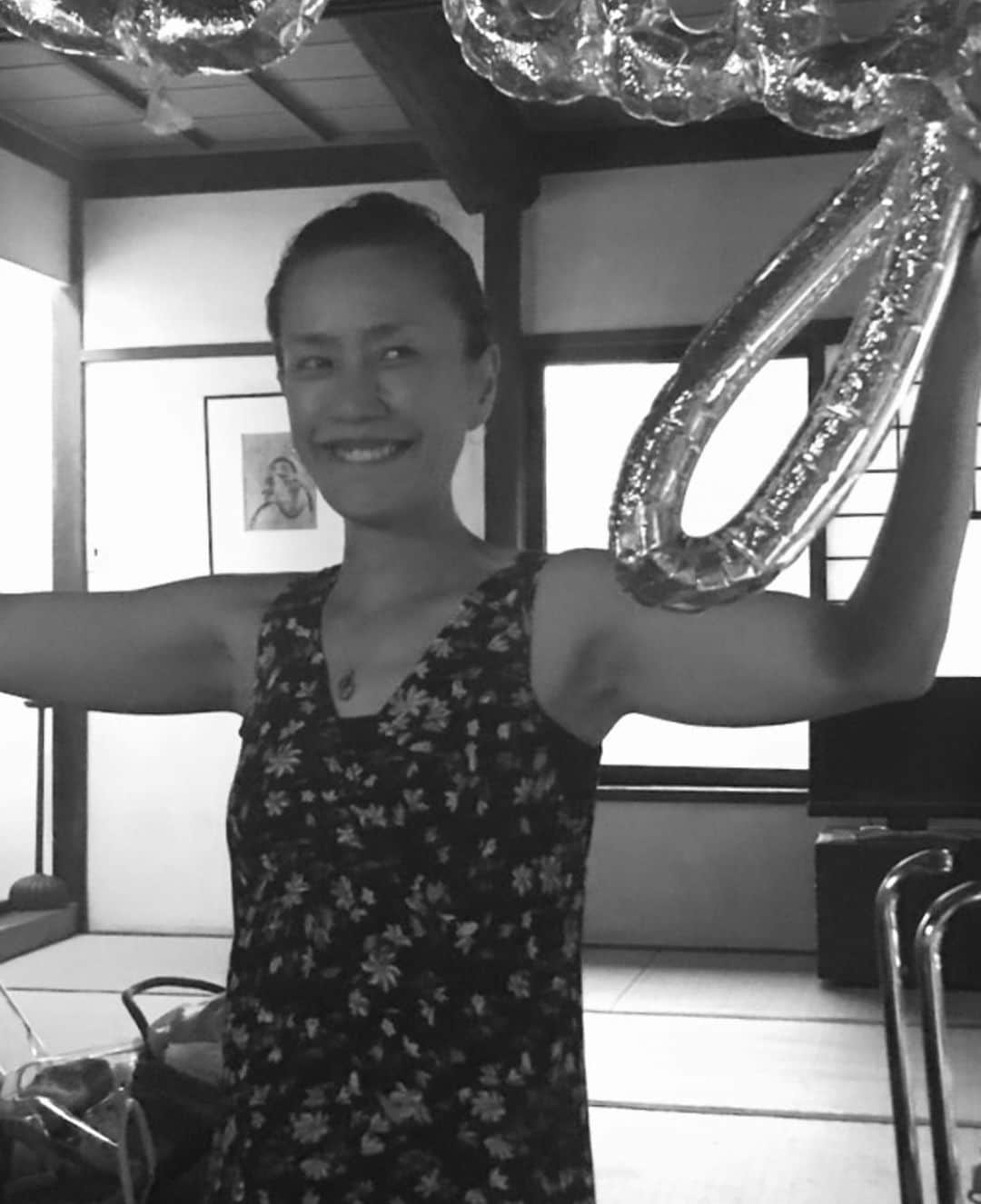 渡辺真起子さんのインスタグラム写真 - (渡辺真起子Instagram)「20歳、NY。 ここから30年、近年、東京。 笑笑  何度も、何度も、人種で、国籍で、性別で、容姿で、年齢で、誰かに決められた社会的な立ち位置で、職業で、その違いから非人間的に扱われ傷ついた。その傷の痛みは言葉にすることが難しい。 世界を肯定しようと、愛したいと、懸命に乗り越えようと、私なりに努力をした。している。そして、煩くて、強くて、怖い女として乱暴に扱われ、また傷ついた。 男に生まれたら、違う人生があったんだろうか。 最後は他人が思う私を受け入れ、自分が無力で悪いんだと思う事にしていた。  もう、そんなのもう辟易。  empowerment（エンパワーメント）とは、empower（権利を与える、力を与える）という動詞を名詞にしたものです。つまり、女性のエンパワーメントとは女性に権利や力を与えるという概念で、日本生涯教育学会では次のように定義されています。  ”女性のエンパワーメントは、ジェンダーのもとに意思決定過程から排除され、力を奪われ、無力化（disempowerment）されてきた女性たちが、ジェンダー問題に気づき、その批判的意識を行動に転換するために、力の基礎、すなわち意思決定過程への参加の機会を獲得することで、自ら力をつける（self-empowerment）道を開くこと”  私はせっかく授かった命を人生を大事にしたい。 そして、自分も他者に対する尊敬を失わず、世界をしっかりと見つめられるようにいたい。  それができたら、 世界はかなり平和だと思う。  全ての人にとって、 人生は、美しく、素晴らしく、あって欲しい。そう思える日が、少しでも増えるように。  その事について、あきらめない。  その為には語り合うべきことがたくさんあるよね。  考え方はそれぞれ違うかもしれない。その違いだって、語り合わなければ、わからないと思う。  なぜ、このチャレンジが回っているか、是非考えて欲しい。  すべてのジェンダーが考えることを願います。  バトン、好きに受け取ってください。 リレーをしてくださる、全ての方にバトンをわたします。  そして、彼女の素晴らしいスピーチに耳を心を傾けて下さい。 https://youtu.be/kjEhiyvljxU  Thank you  @eviok @yumicco   To @hime_usuki @kaji_0510 @chiga4649gf @i_am_kiko @e_r_i_e_r_i @eri.catch @yurishimojo @lamgii @ladyfunky1128 @asatte2015 @rei_okamoto @jour_reikokataoka  @mari_horiuchi @kurumi_nakata @honoohno @ciklornatee @yoshiesasaki @yoyoyopico @rina_matsunuma @yaco_offi @hiromiotsuka @thehikarism  @mayu_punkadelix   #ChallengeAccepted　#WomenSupportingWomen  #kadınaşiddetehayır  #istanbulsözleşmesiyaşatır（女性に対する暴力を防止するイスタンブール条約を施行せよ）」  "There is a women empowerment challenge going around. You are amazing. Women often face intense criticism; we should take care of each other. We are beautiful the way we are. Post a photo in black and white alone, written “challenge accepted” and mention my name. Identify 50 women to do the same, in private. I chose you because you are beautiful, strong and incredible. Let's ❤️ each other!”  女性のエンパワーメントチャレンジのバトンです。あなたは素晴らしい女性です。女性に対する世間の風当たりは強いことがよくありますが、私たち女性は力を合わせなくてはいけません。私たちはありのままで美しいのです。"challenge accepted"という言葉と私の名前を書いて、あなたのモノクロ写真と一緒に投稿してください。そして、50人の女性にも同じようにバトンを回してください。こっそりと。あなたは美しくて、強くて、素晴らしい女性だから選ばれたのです。お互いを支えあいましょう。」7月29日 11時47分 - watanabe_makiko