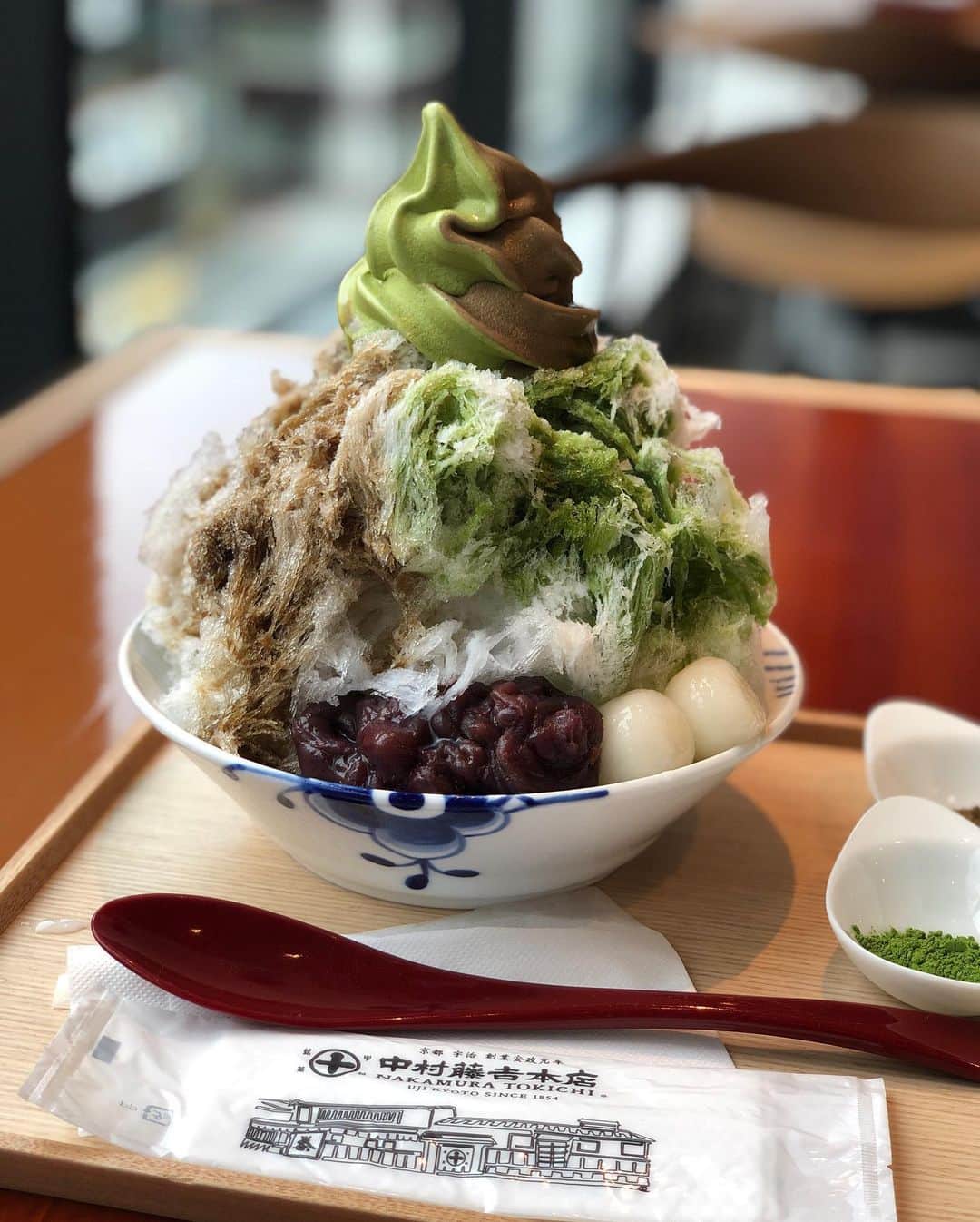 あおい夏海さんのインスタグラム写真 - (あおい夏海Instagram)「こんにちは！ 昨日の昼ごはんのかき氷！！！ お上品な抹茶のお味でした😍💕💕💕 . 今日はいまから某番組の収録です！ 頑張ります🍒🍒🍒🍒🤭 オンエアお楽しみに！！ 情報解禁なったらお知らせします🍒 . #かき氷 #かき氷好きな人と繋がりたい #かき氷巡り #かき氷女子 #抹茶スイーツ #銀座 #中村藤吉本店 #ほうじ茶かき氷 #抹茶かき氷」7月29日 12時06分 - natsumi.aoi