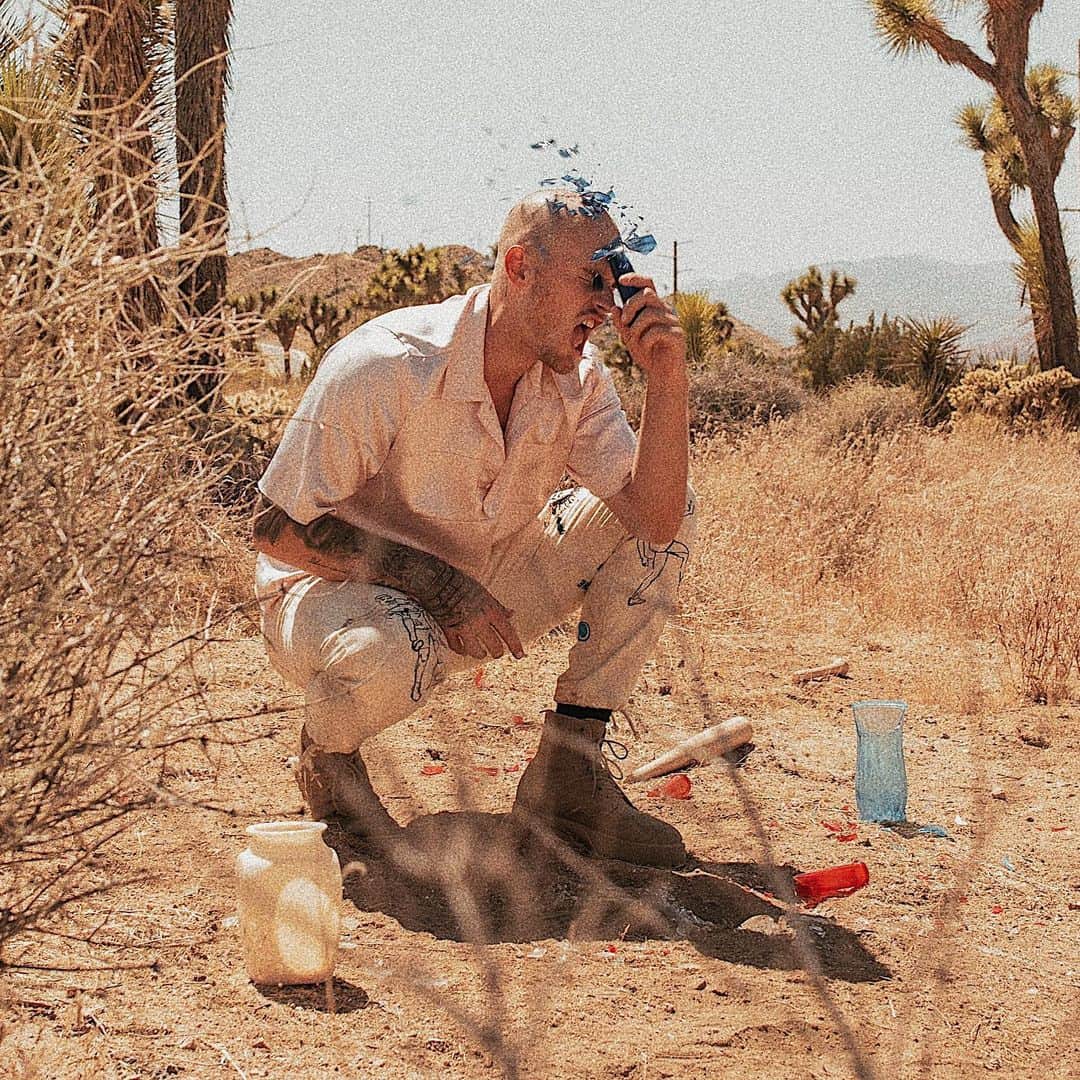 ブランドン・シェイアのインスタグラム：「Only a few days now until my next single I.D.C.A.L is out & the music video is being worked on as we speak 😝 again @blakeephoto capturing some cool moments from the video. Ps this actually left cuts 😂」