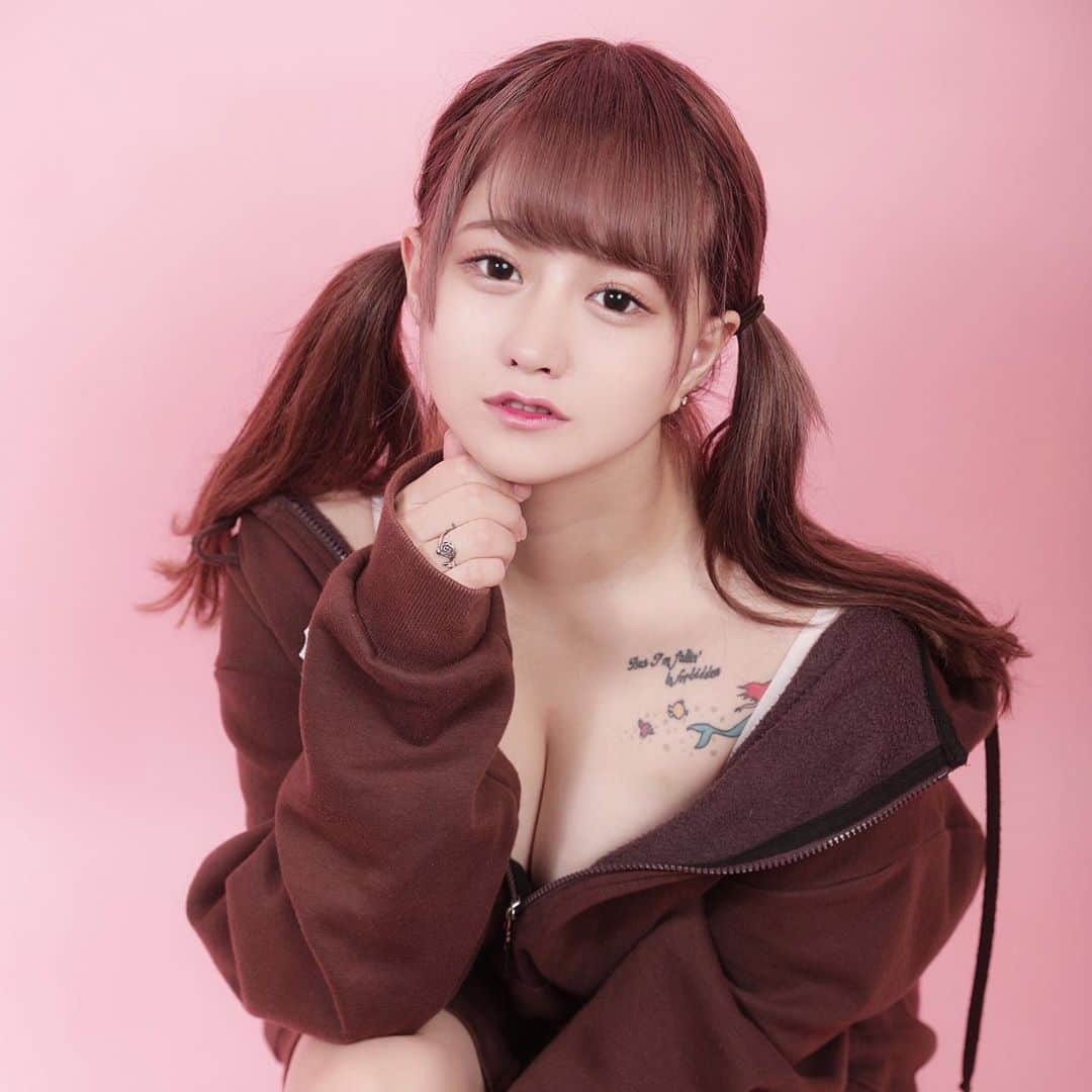 朽木若菜のインスタグラム：「完売からの再販開始しました！」