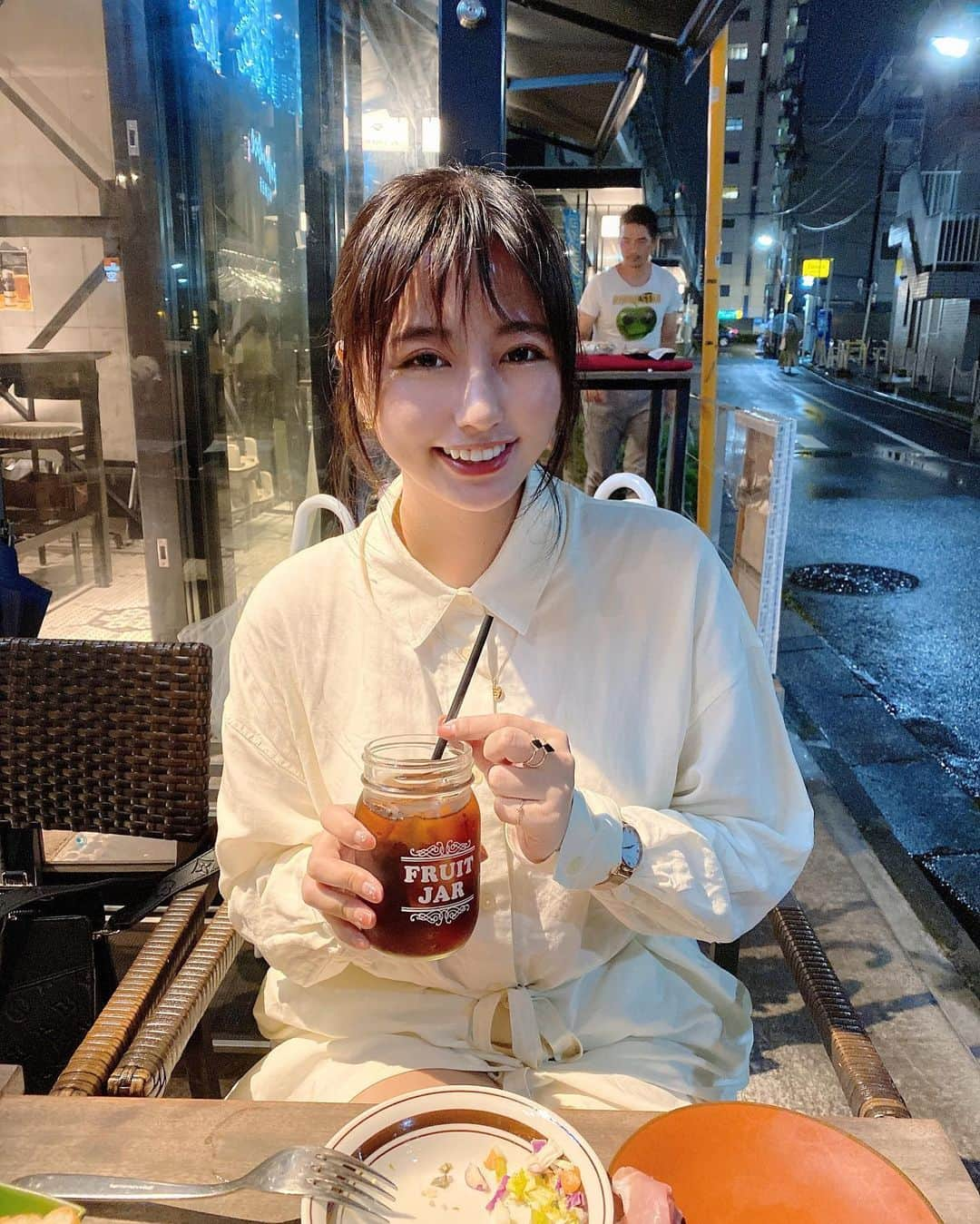 ヴァネッサ・パンさんのインスタグラム写真 - (ヴァネッサ・パンInstagram)「乾杯。  #テラス #南国ごっこ」7月29日 12時34分 - kazuminoomi