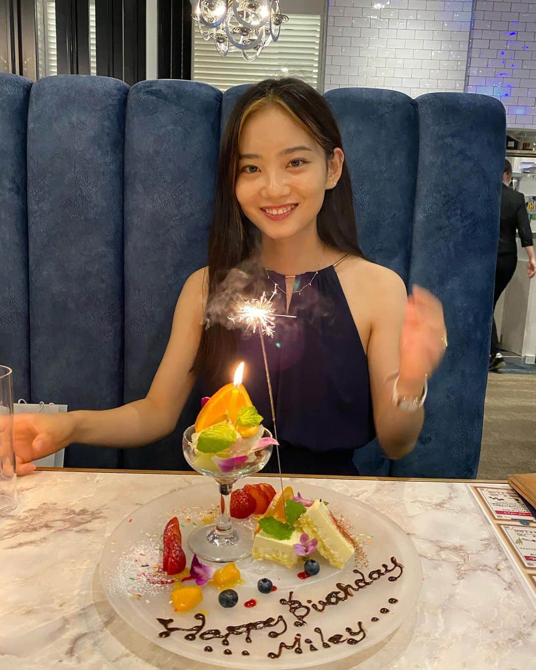 青山舞莉のインスタグラム：「𝐭𝐡𝐚𝐧𝐤 𝐲𝐨𝐮 𝐚𝐥𝐥 𝐟𝐨𝐫 𝐭𝐡𝐞 𝐬𝐰𝐞𝐞𝐭 𝐦𝐞𝐬𝐬𝐚𝐠𝐞𝐬 𝐚𝐧𝐝 𝐠𝐢𝐟𝐭𝐬. 𝐢 𝐥𝐨𝐯𝐞 𝐲𝐨𝐮 𝐚𝐥𝐥.  7月28日で20歳になりました。 早いようで短かった10代。たくさんの人に出会えて幸せです。20歳は少し大人な女性になれるよう頑張っていきます。お仕事、お勉強、など様々な面で一つ上又はそれ以上を目指していきます！これからもよろしくお願い致します。 #ミーの毎日」