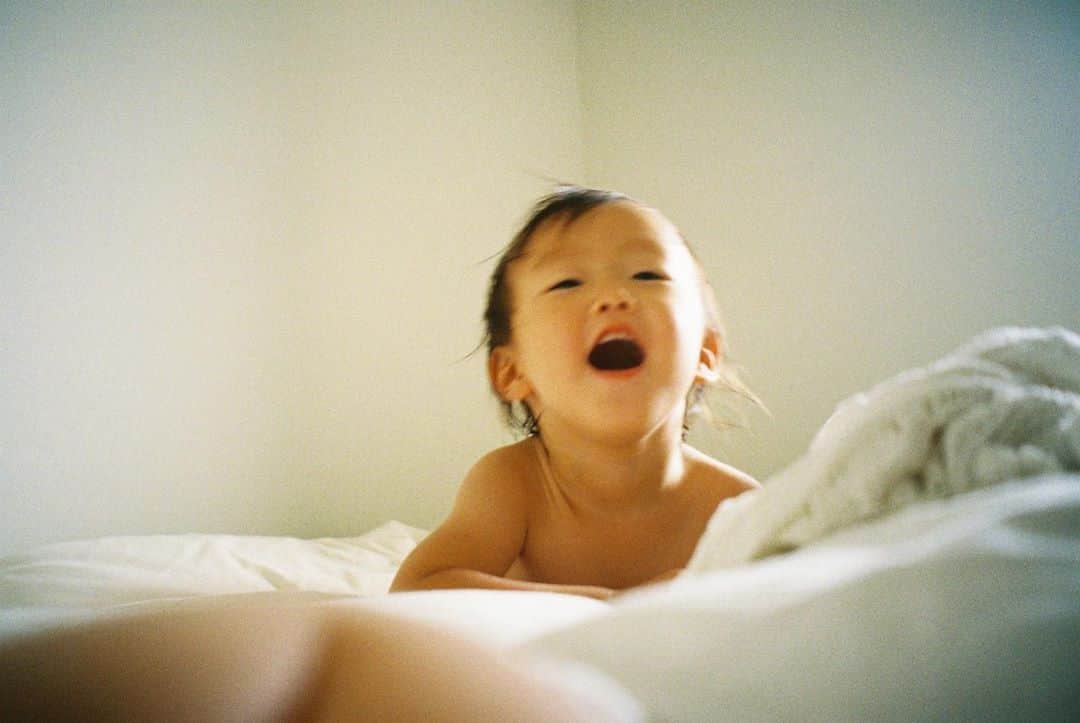 花盛友里さんのインスタグラム写真 - (花盛友里Instagram)「『やだ』 だけめっちゃはっきりいう人。 こっちがやだだわ！ そして口癖が『こわーい』のびびりちゃん。  #来月2歳」7月29日 14時48分 - yurihanamori