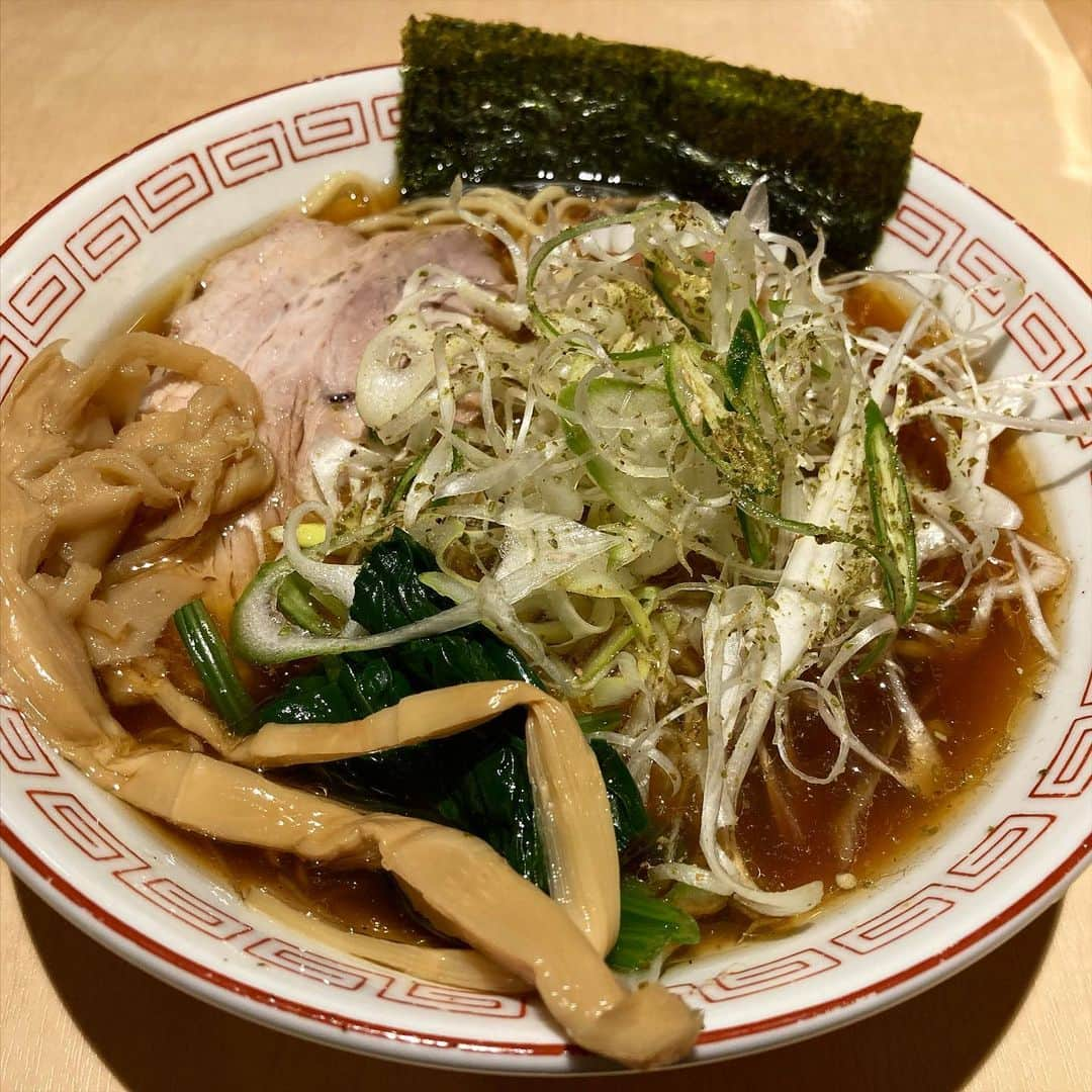 宇田川大輔さんのインスタグラム写真 - (宇田川大輔Instagram)「お気に入りに登録。#ネギラーメン　#煮干し醤油ラーメン　#已己巳己　#奥渋ランチ」7月29日 14時57分 - udagawadaisuke