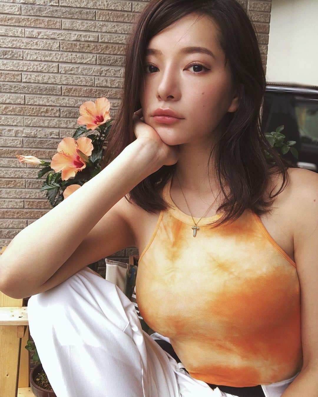 野澤麗花のインスタグラム：「A cute little tie-dye crop top from @esutoreja with me in it🍊 . #esutoreja #esutorejasnap」