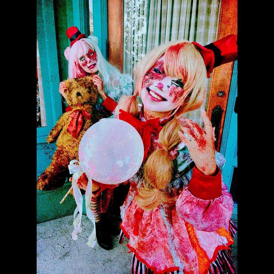 かりんさんのインスタグラム写真 - (かりんInstagram)「. . 2019 . karin sayuri . . . . . . . #usj #halloween #makeup #zombie  #pierrot #ピエロゾンビ #ホラーナイト #ハロウィンホラーナイト  #ハロウィン #ユニバ #HHN」7月30日 2時11分 - karin.n.003