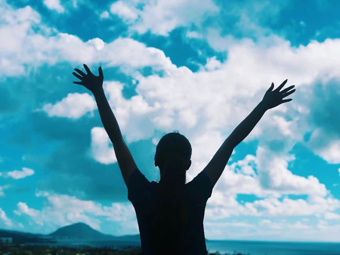 白石ゆうかさんのインスタグラム写真 - (白石ゆうかInstagram)「Today is my birthday🥳🎂 I want to find a little happiness everyday🧡  #birthday #happy #thankyou #sky #blue  #ポートレート #portrait #写真好きな人と繋がりたい #写真撮ってる人と繋がりたい #ファインダー越しの私の世界 #model #撮影 #pic #picture #picoftheday #ポートレートしま専科 #写真 #love #like #東京カメラ部 #ポートレート女子 #follow #followme #instagood #ig_japan #photoofthday #photography #japan #japanese #photo」7月30日 0時48分 - shiraishi_yuuka