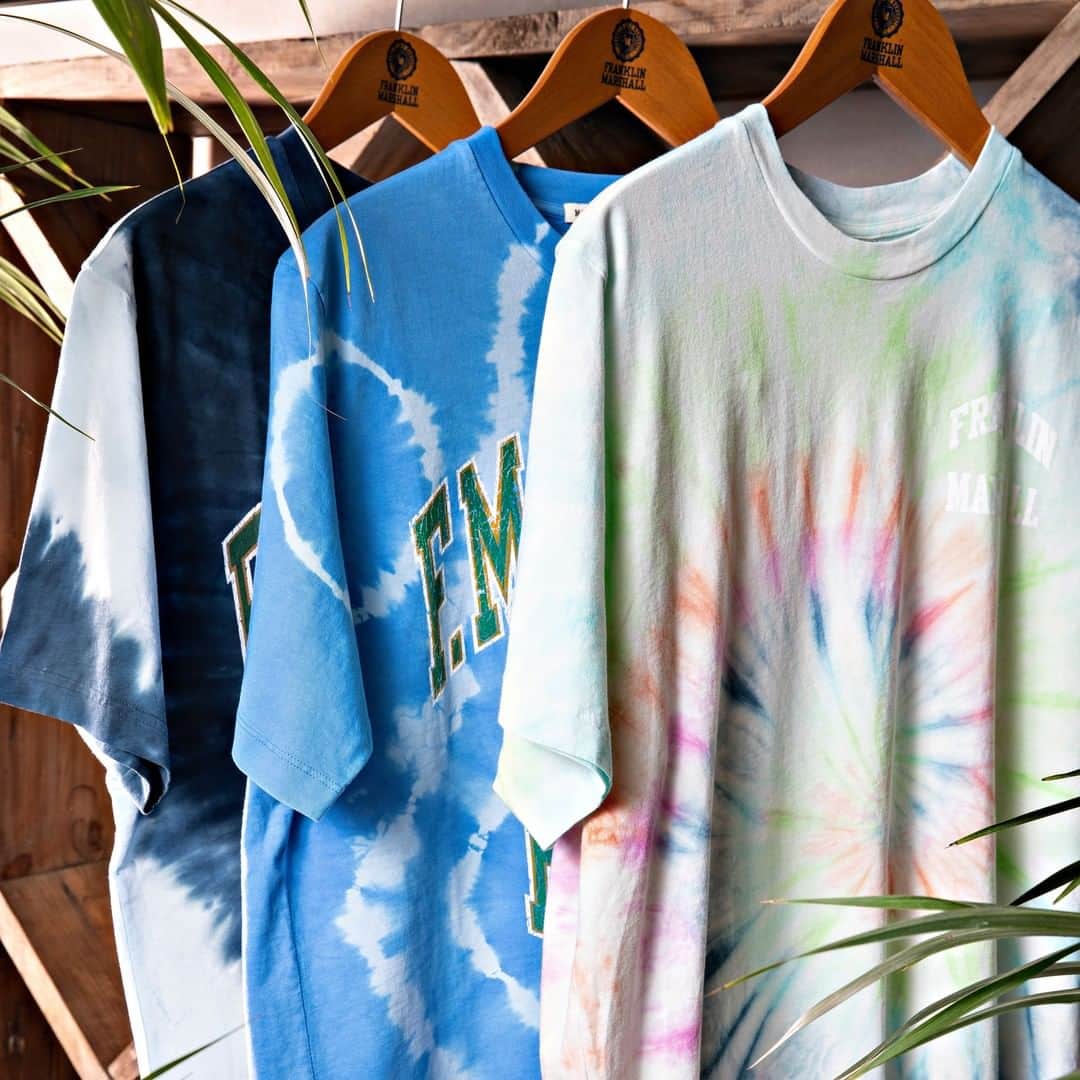 フランクリン&マーシャルのインスタグラム：「FRANKLIN & MARSHALL  SS2020 COLLECTION   Fresh tones and summery prints  #franklinandmarshall #newcollection #ss20 #tshirt」