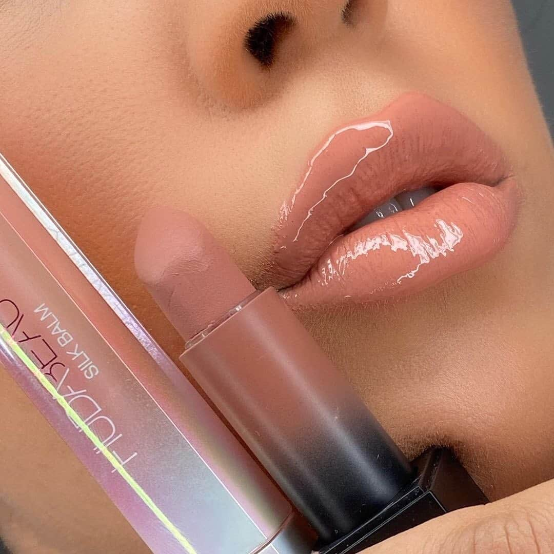 Huda Kattanさんのインスタグラム写真 - (Huda KattanInstagram)「Which is your perfect combo? 1,2,3 or 4? 💋Stunning lip inspo by my love @dentistafashionista ❤️❤️❤️ #hudabeautypowerbullet #hudabeautyliquidmatte  #hudabeautylipcontour #hudabeautydemimatte #hudabeautysilkbalm  #hudabeautydiamondbalm ⠀⠀⠀⠀⠀⠀⠀⠀⠀ BUY ONE, GET ONE FREE ON ALL LIP PRODUCTS ONLY ON @HUDABEAUTYSHOP 💄💄#NationalLipstickDay」7月30日 0時54分 - hudabeauty