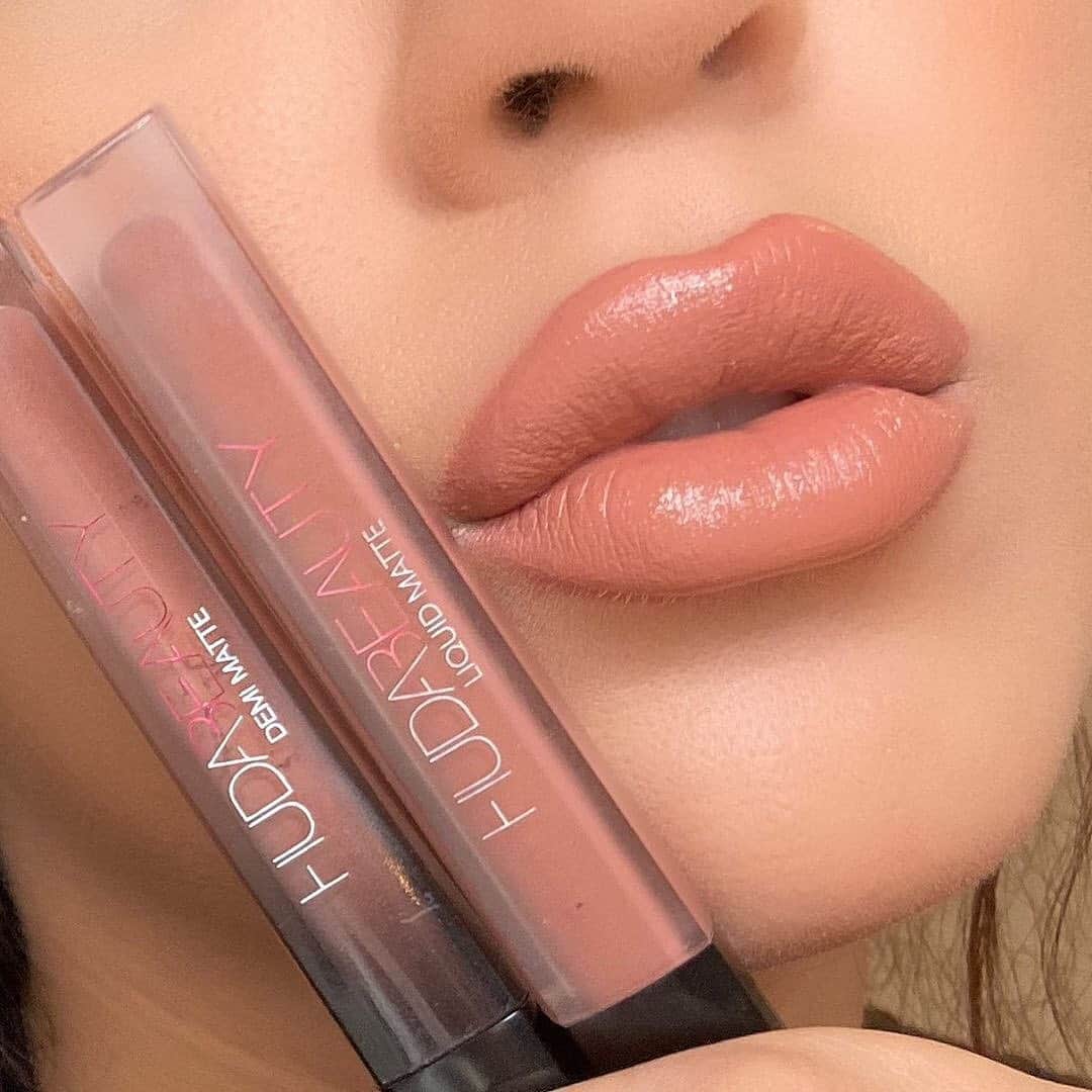 Huda Kattanさんのインスタグラム写真 - (Huda KattanInstagram)「Which is your perfect combo? 1,2,3 or 4? 💋Stunning lip inspo by my love @dentistafashionista ❤️❤️❤️ #hudabeautypowerbullet #hudabeautyliquidmatte  #hudabeautylipcontour #hudabeautydemimatte #hudabeautysilkbalm  #hudabeautydiamondbalm ⠀⠀⠀⠀⠀⠀⠀⠀⠀ BUY ONE, GET ONE FREE ON ALL LIP PRODUCTS ONLY ON @HUDABEAUTYSHOP 💄💄#NationalLipstickDay」7月30日 0時54分 - hudabeauty