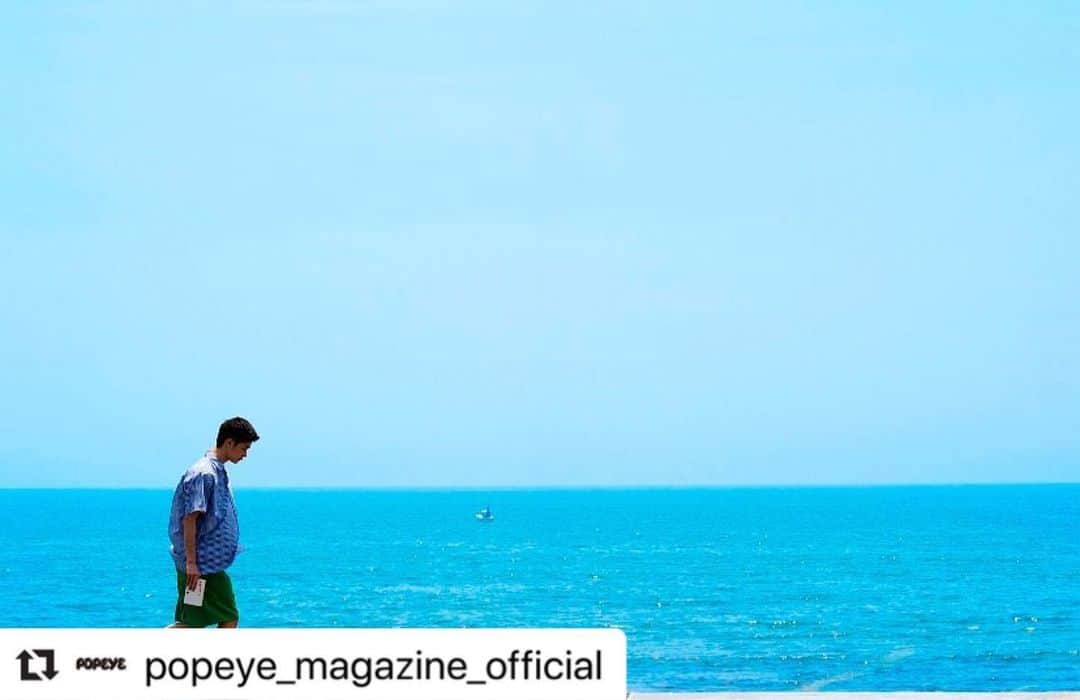 のインスタグラム：「Thank you!  #Repost @popeye_magazine_official with @make_repost ・・・ 夏が始まってるのだか、始まってないのだかわからない今日この頃。そろそろピカーン！　とした快晴が訪れて、夏の始まりを感じたい！　それと同時に読書の夏を始めたい！　よろしく、太陽！　彼が手に持っているのは司馬遼太郎の『竜馬がゆく』。激動の時代に青年たちがどんな行動を起こしたかを知り、胸が熱くなる。歴史の授業では落書きばかりしていたけれど。#popeyemagazine #summerreading」
