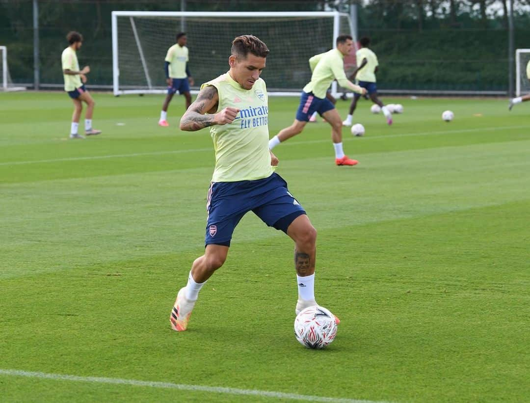 ルーカス・トレイラさんのインスタグラム写真 - (ルーカス・トレイラInstagram)「Seguimos con la preparación de la final 💪🏻⚽️ #LT11」7月30日 1時18分 - ltorreira34