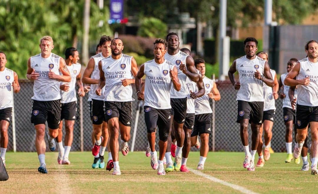 ナニさんのインスタグラム写真 - (ナニInstagram)「Team 💪🏽🦁⚽ #OrlandoCity #MLSisBack #MLS #VamosOrlando」7月30日 1時35分 - luisnani