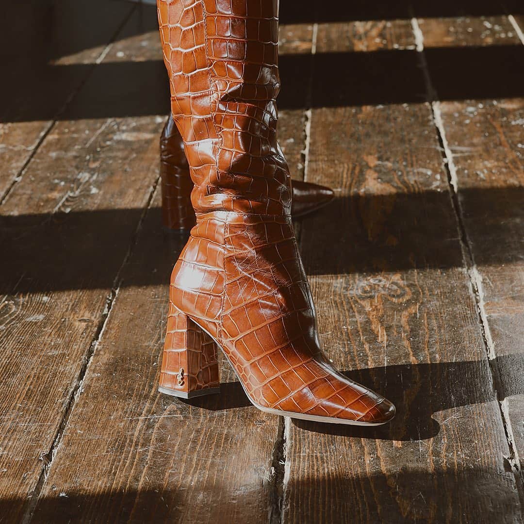 サムエデルマンのインスタグラム：「THE TREND: SQUARE TOE.  FORCES OF NATURE, our pre-Fall 2020 collection.  Inspired by the essential elements of Earth, Air, Fire and Water. Fashion is our fifth element, core to our brand this season.  Available July 31.  Coming soon to Samedelman.com #SamEdelman #FORCESOFNATURE #PreFall2020」