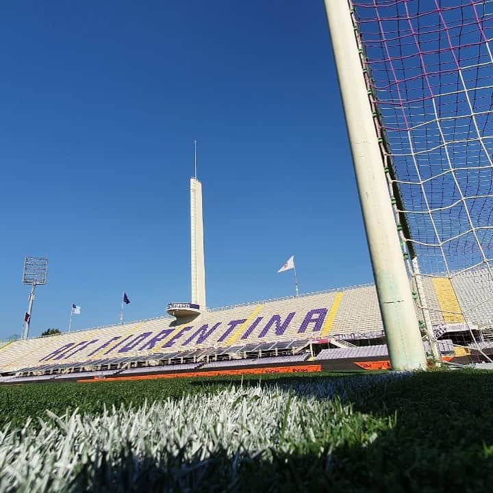ACFフィオレンティーナさんのインスタグラム写真 - (ACFフィオレンティーナInstagram)「💪 WAITING FOR... #FiorentinaBologna Con chi la vedrai?  Where will you be tuning in from?  #ForzaViola 💜#Fiorentina  #FiorentinaBologna #ACFFiorentina #SerieA」7月30日 1時50分 - acffiorentina