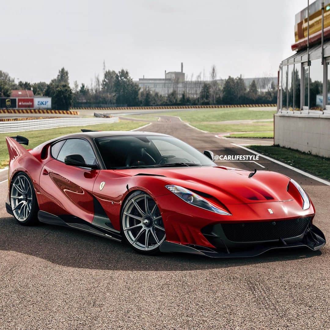 CARLiFESTYLEさんのインスタグラム写真 - (CARLiFESTYLEInstagram)「Hardcore version of the Ferrari 812 Superfast. What would you call it? 🤔 Photo design @carlifestyle #carlifestyle」7月30日 1時57分 - carlifestyle