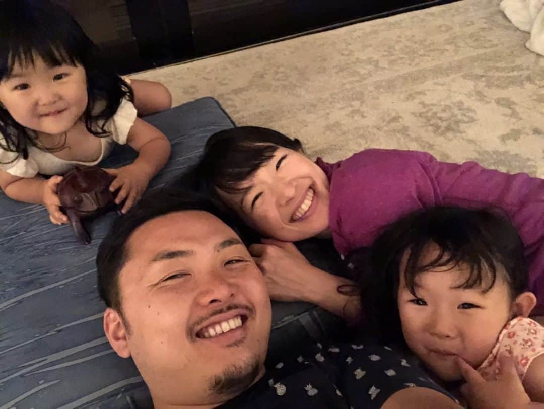近藤麻理恵さんのインスタグラム写真 - (近藤麻理恵Instagram)「Family selfie!」7月30日 2時10分 - mariekondo