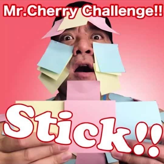 チェリー吉武のインスタグラム：「【Most sticky notes stuck on the body 】 Please write a lot of notes on your body🏷️ 30秒間で体に早く付箋を貼っていくチャレンジ ステッキーノートでステッキーなチャレンジ! メモしてください  #guinnessworldrecord #Challenge #mrcherry #officiallyamazing #ギネス世界記録 #チェリー吉武 #チャレンジ #🍒 #stickynotes」