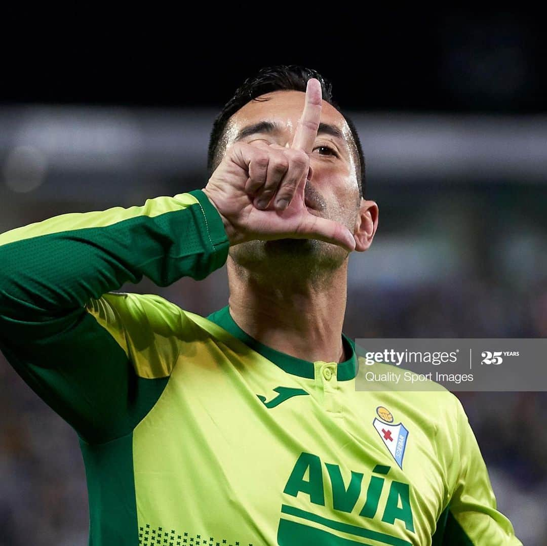 シャルレス・ジアス・ジ・オリベイラさんのインスタグラム写真 - (シャルレス・ジアス・ジ・オリベイラInstagram)「Hoy toca despedirme del @sdeibar , solo tengo palabras de agradecimiento por darme tanto en estos 3 años. Dar las gracias a todos los trabajadores del club pero a todos todos que solo tengo palabras buenas sois la Ostia👏👏. Al cuerpo técnico,físios,utilleros,mis compañeros y claro a nuestra Afición que siempre estuvo en las buenas y en las malas!!! Os deseo muchísima suerte y seguiré siendo un Armero + !!!🔵🔴 🤙💪👌👏💪🤜🤛Gracias Gracias Gracias」7月29日 17時17分 - charlesdias9