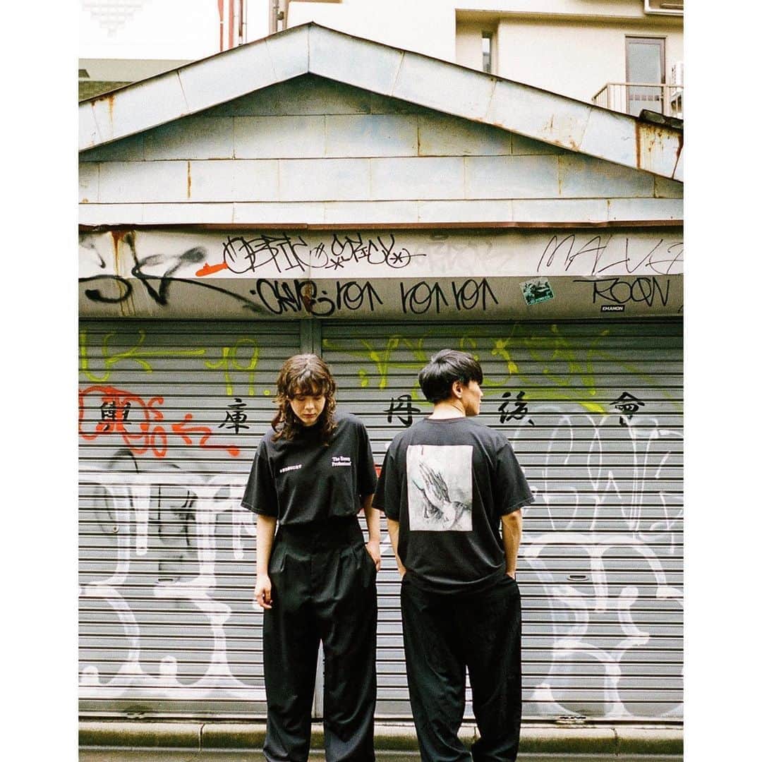 エモン・久瑠美のインスタグラム：「@sakanaction_jp x @ennoy_com x @stylistshibutsu ❤️  @ichiroyamaguchi  photographer @tomoymd  hair makeup @asami_nemoto  stylist @mitershinichi @shusaku1977」