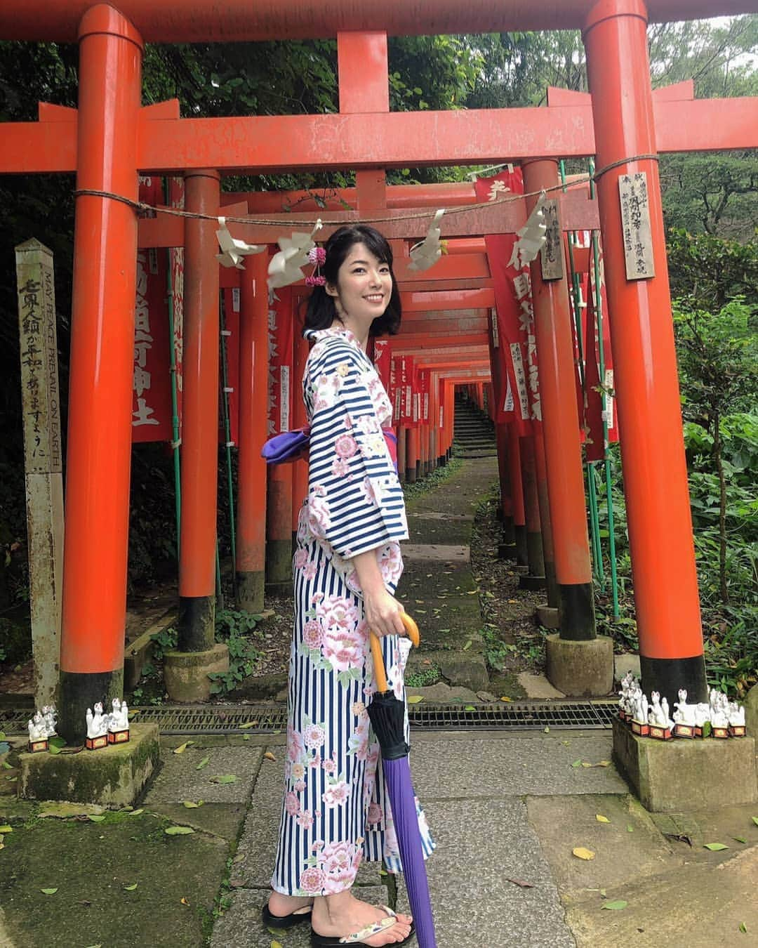 桐島瑞希さんのインスタグラム写真 - (桐島瑞希Instagram)「鎌倉行ってきたよ～✨ 今回はテロップは使わず、シンプルに映像つないでみた❗ また感想教えて～😆  #佐助稲荷神社」7月29日 18時17分 - mizkirisiii