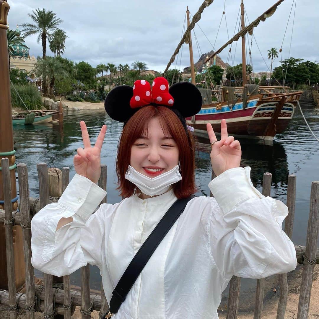 吉田凜音のインスタグラム：「ミニミニ❣️2枚目証明写真かな❣️」