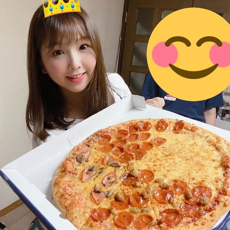 岩村捺未さんのインスタグラム写真 - (岩村捺未Instagram)「. 29歳になりました✌️. 肉🍖です🥰笑 誕生日は今のところ二日酔いで終わりそうです✌️🍻. 29歳になったわしもよろしくね🥰. . . #birthday #happybirthday #happymybirthday #29 #肉 #肉の日に生まれたわし #お肉大好き #肉の日生まれ #岩村なちゅ」7月29日 18時33分 - iwamuranachu